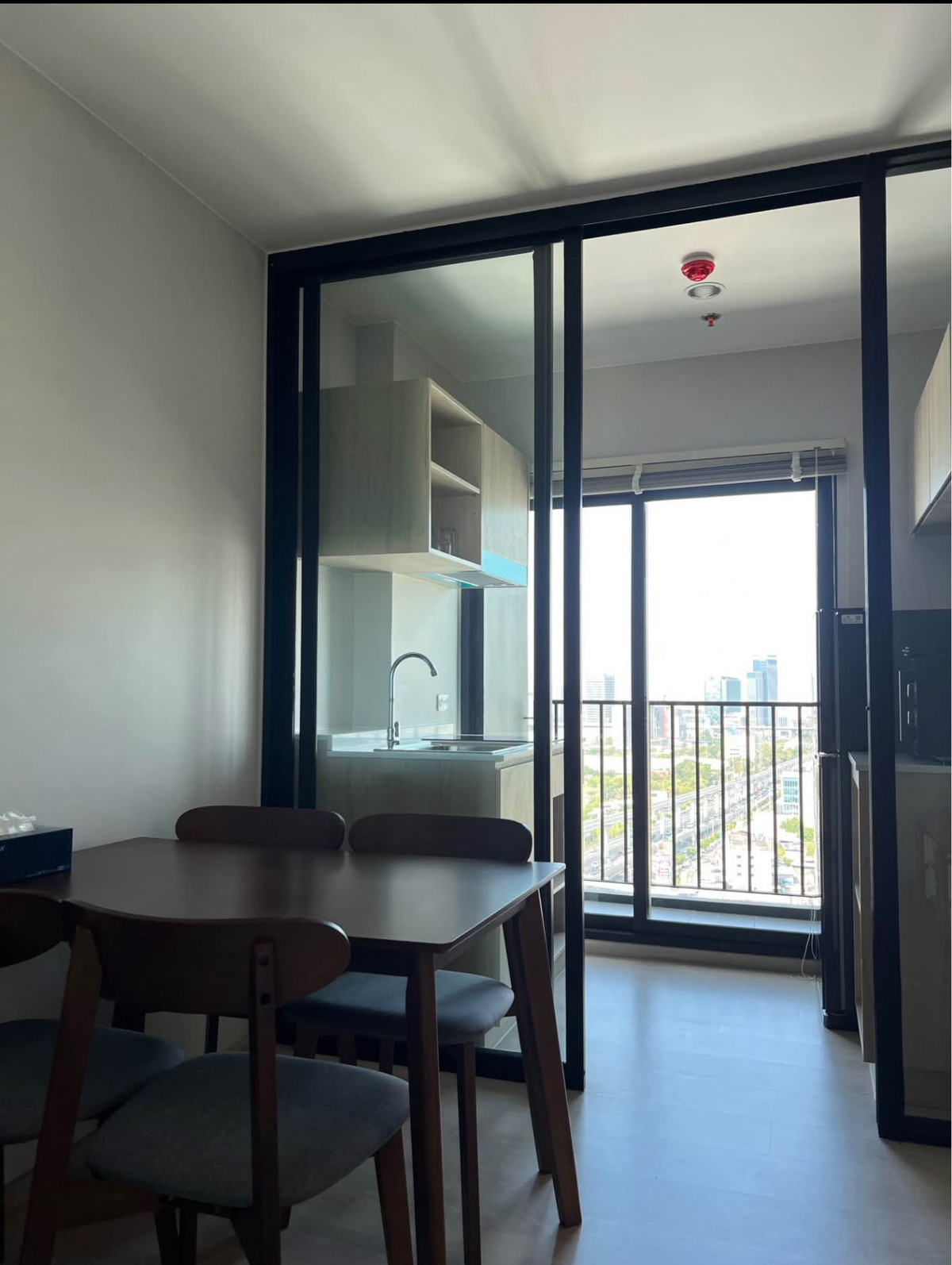 ให้เช่าคอนโดพัฒนาการ ศรีนครินทร์ : ให้เช่า 📍 Nue Noble Srinakarin - Lasalle 📍 เฟอร์นิเจอร์ และ เครื่องใช้ไฟฟ้าครบ ใกล้ MRT ศรีลาซาล