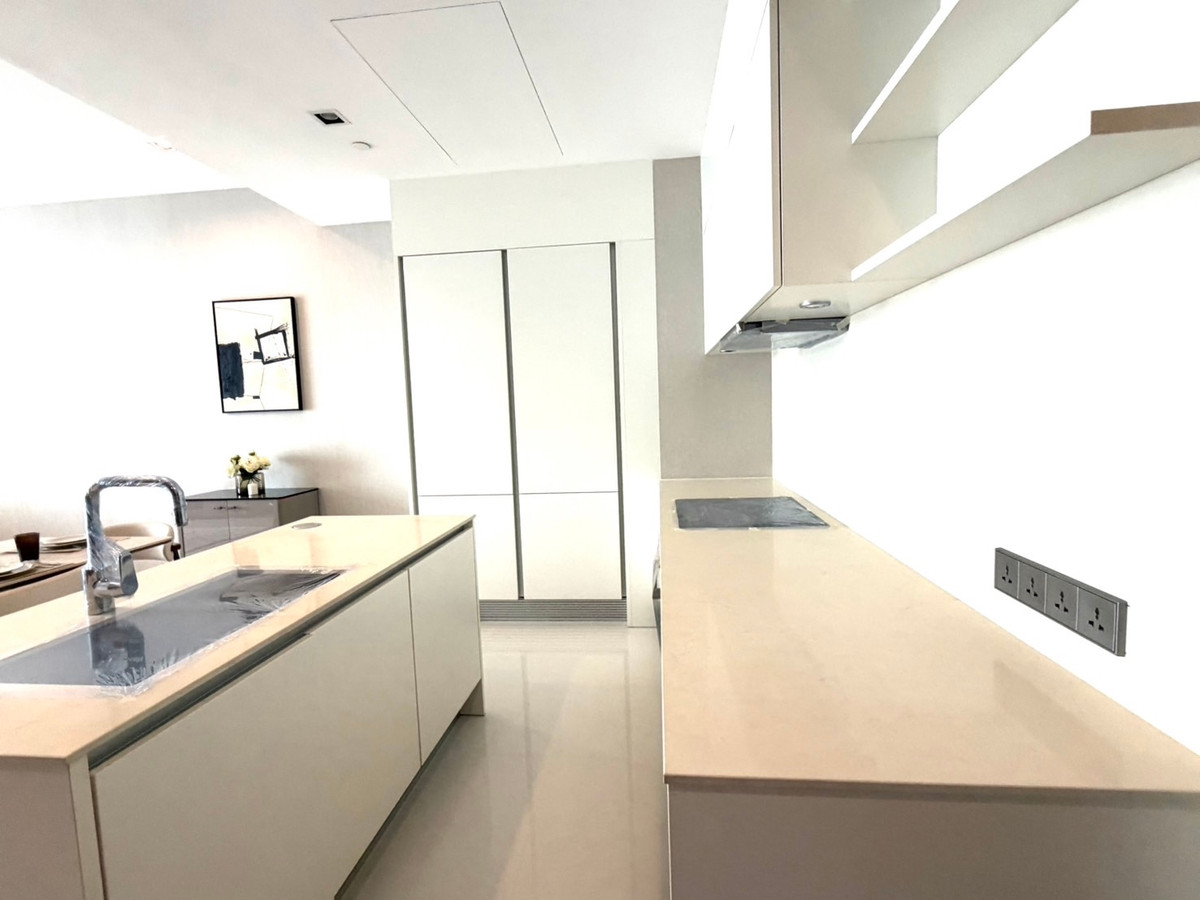 For RentCondoNana, North Nana,Sukhumvit13, Soi Nana : Q1 Sukhumvit, luxury condo, 3 bedrooms, 147.5 sq m, next to BTS Nana, new room.