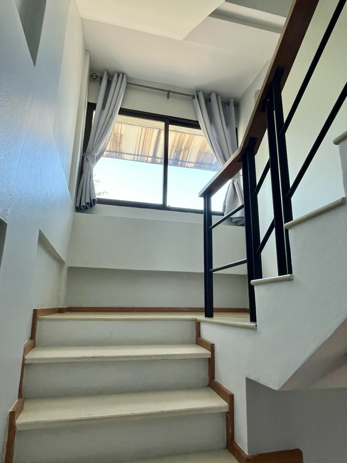 For RentHome OfficeOnnut, Udomsuk : Home office for rent, Areeya Mandarina, Soi On Nut 39, Sukhumvit 77, Suan Luang, near the BTS.