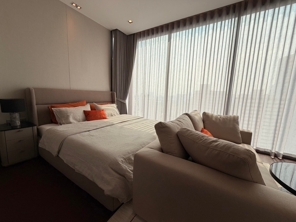 For RentCondoNana, North Nana,Sukhumvit13, Soi Nana : Q1 Sukhumvit, luxury condo, 3 bedrooms, 147.5 sq m, next to BTS Nana, new room.