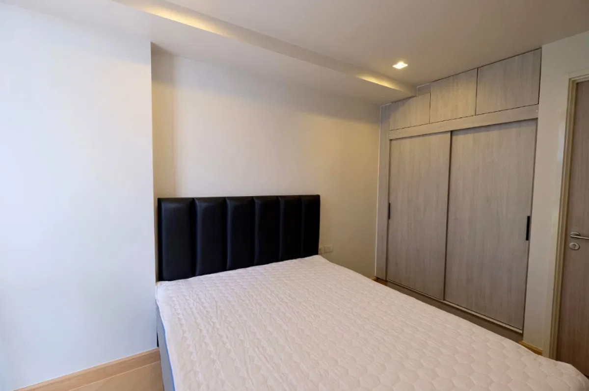 For RentCondoSukhumvit, Asoke, Thonglor : Downtown 49 35 sq.m. Please add LINE ID @806qphgn o8415o5483 