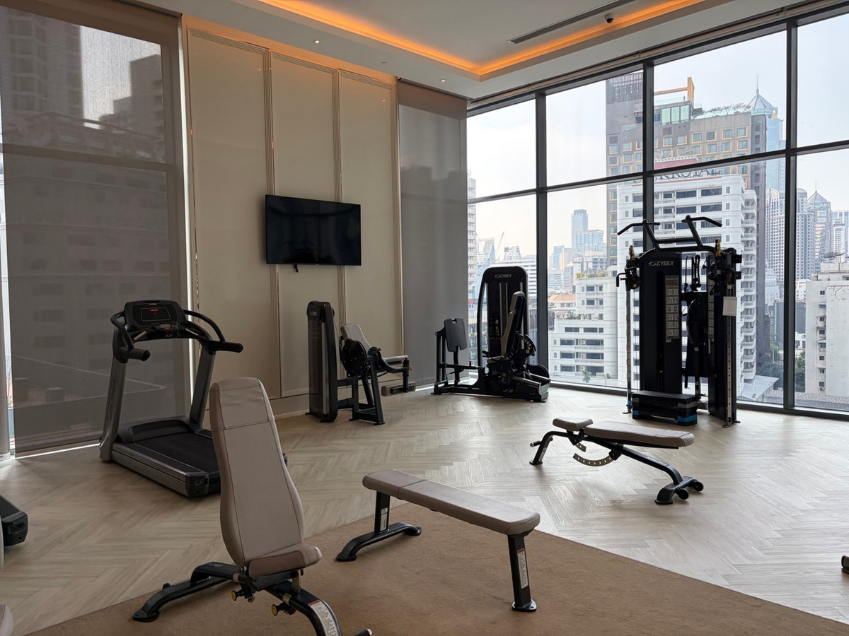 For RentCondoNana, North Nana,Sukhumvit13, Soi Nana : Q1 Sukhumvit, luxury condo, 3 bedrooms, 147.5 sq m, next to BTS Nana, new room.