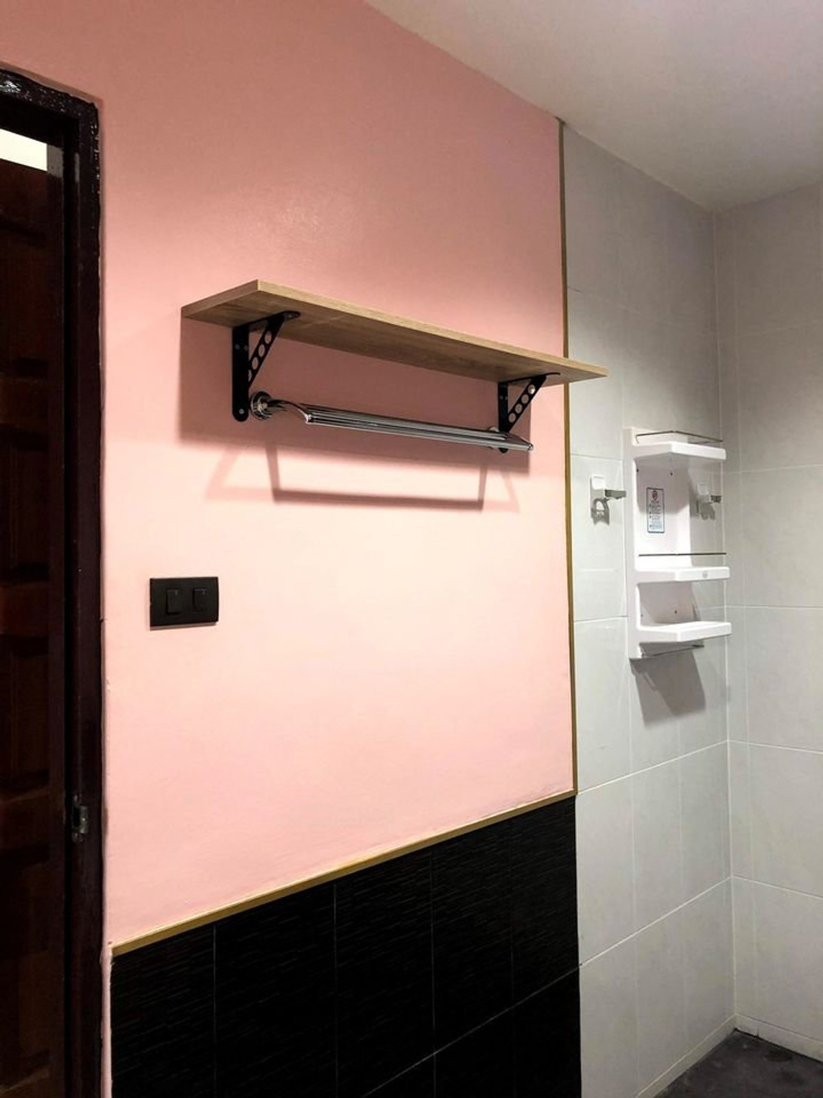 ให้เช่าทาวน์โฮมสะพานควาย จตุจักร : บ้านให้เช่า ตรงข้ามตลาด บองมาร์เช่ 4ชั้น 5ห้องนอน 5ห้องน้ำ มีห้องแม่บ้าน