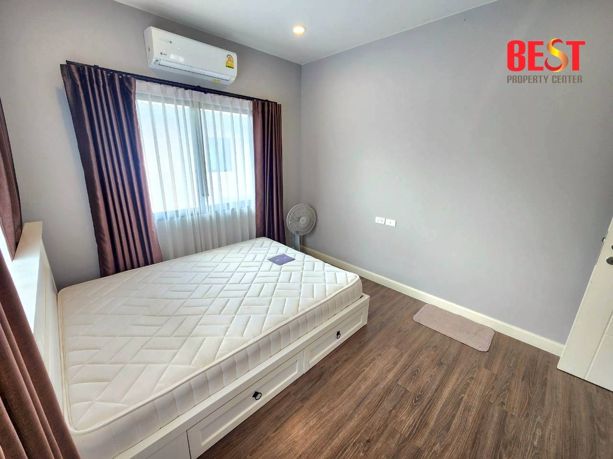 For SaleHousePathum Thani,Rangsit, Thammasat : Single House for Sale – Burasiri Rangsit–Pathum Thani Good condition | Convenient location | Selling at cost Lightly lived in — owner selling due to relocation to another province   For viewing, please contact Khun Ning at 089-226-2428