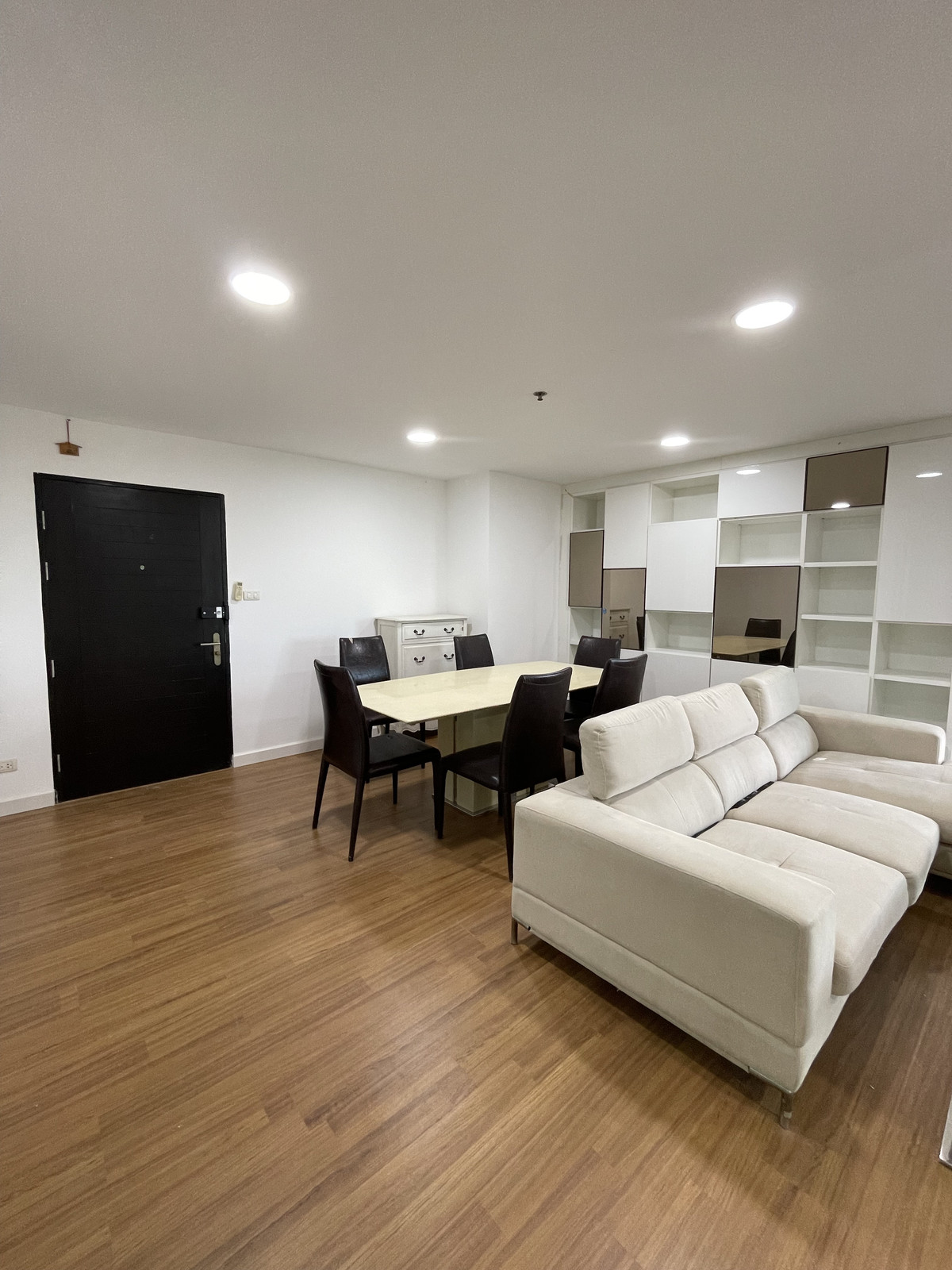 For RentCondoRama9, Petchburi, RCA : Belle Grand Rama9  3 bed 2 bath 102 Sq,m Rental price 50,000 Baht call Nong 096-2615656 Ready to touring everyday  เบล แกรนด์ พระราม 9 3นอน 2น้ำ พื้นที่ 102 ตรม เช่า 50,000 บาท  สนใจโทร น้อง 096-2615656 พร้อมให้นัดหมายเข้าชมทุกวัน   Location : Pharam 9   