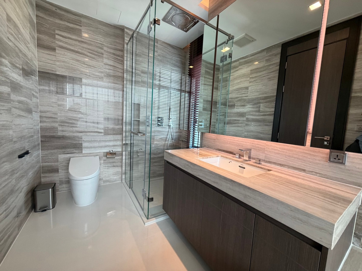 For RentCondoNana, North Nana,Sukhumvit13, Soi Nana : Q1 Sukhumvit, luxury condo, 3 bedrooms, 147.5 sq m, next to BTS Nana, new room.