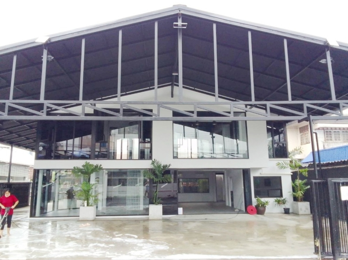 For RentHome OfficeRatchadapisek, Huaikwang, Suttisan : Home office Ratchada Suthisarn, 8 cars park, new renovated, ready to move in. beautifully decorated, for rent, Sutthisan-Ratchada area, near BTS Sutthisan