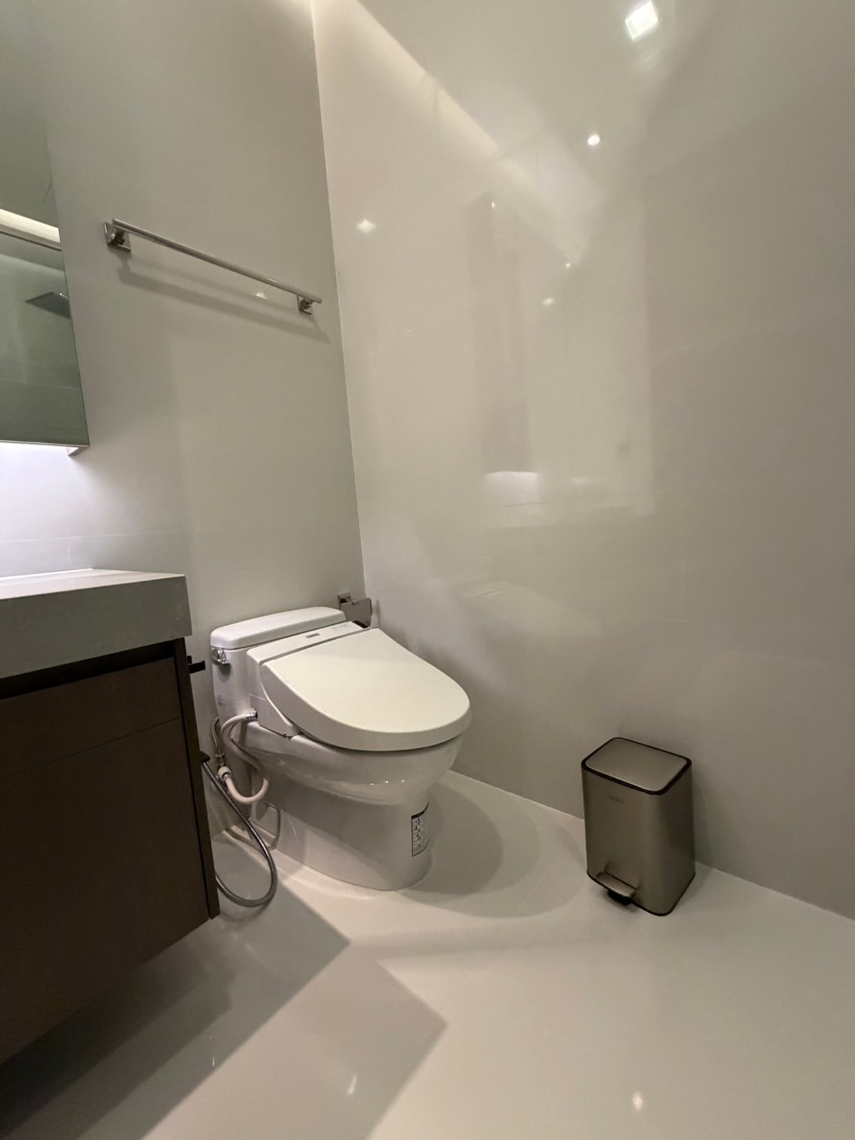 For RentCondoNana, North Nana,Sukhumvit13, Soi Nana : Q1 Sukhumvit, luxury condo, 3 bedrooms, 147.5 sq m, next to BTS Nana, new room.