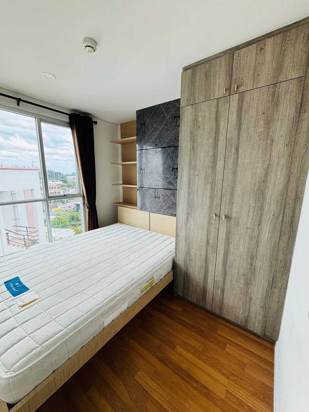 ขายคอนโดบางนา แบริ่ง ลาซาล : (รหัส SM1666) ขายคอนโด Lumpini place bangna km.3 ลุมพินี เพลส บางนา กม.3 ใกล้เซ็นทรัล บางนา