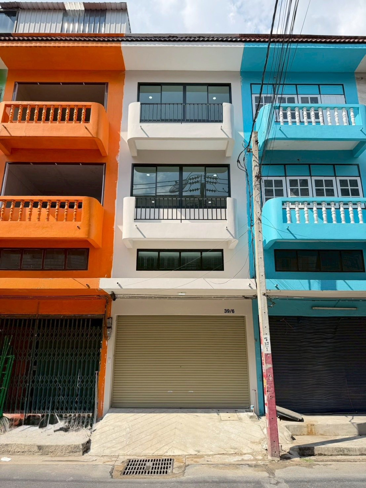 For SaleShop HouseRathburana, Suksawat : Commercial building for sale, 16 sq m, Suksawat 78, Soi Wat Chang Rueang.