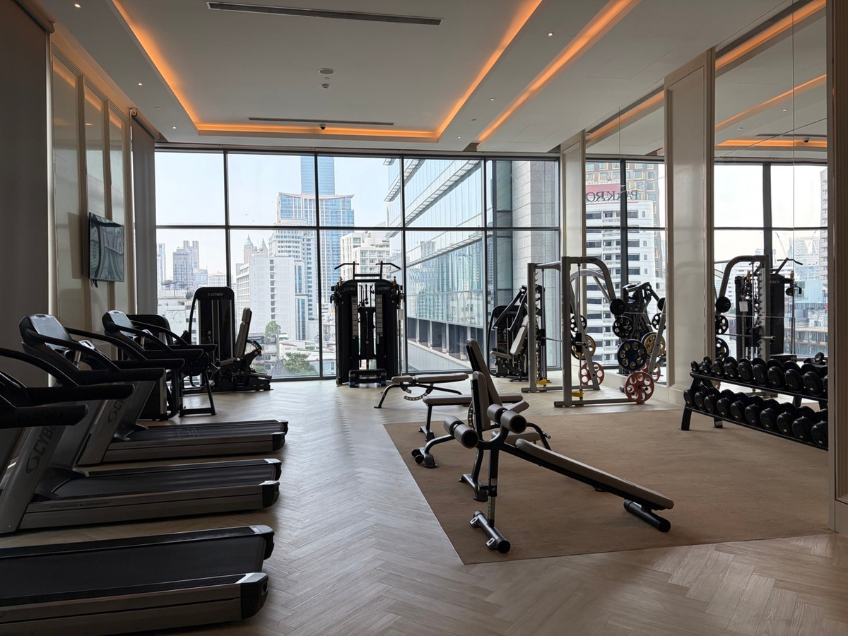 For RentCondoNana, North Nana,Sukhumvit13, Soi Nana : Q1 Sukhumvit, luxury condo, 3 bedrooms, 147.5 sq m, next to BTS Nana, new room.