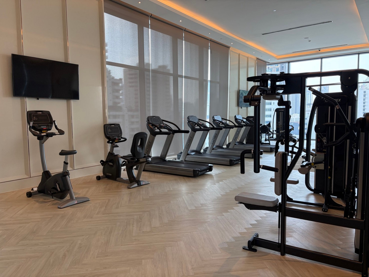 For RentCondoNana, North Nana,Sukhumvit13, Soi Nana : Q1 Sukhumvit, luxury condo, 3 bedrooms, 147.5 sq m, next to BTS Nana, new room.