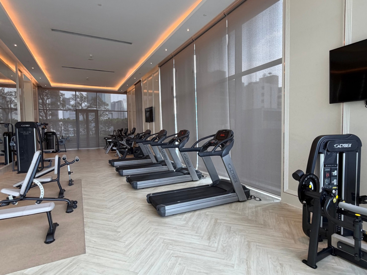 For RentCondoNana, North Nana,Sukhumvit13, Soi Nana : Q1 Sukhumvit, luxury condo, 3 bedrooms, 147.5 sq m, next to BTS Nana, new room.