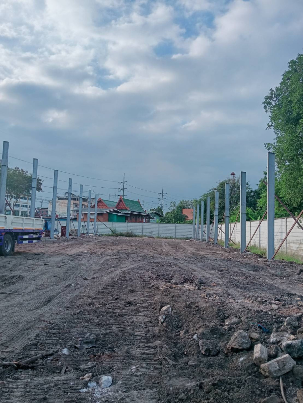 For RentWarehouseRathburana, Suksawat : Land for rent with newly built warehouse. Reserve now! 📐 Land area 1 rai 🏭 Warehouse size 720 sq m. 💰 Rent only 110 baht/sq m. Along Suksawat Road, convenient to travel, easy connection to main roads.