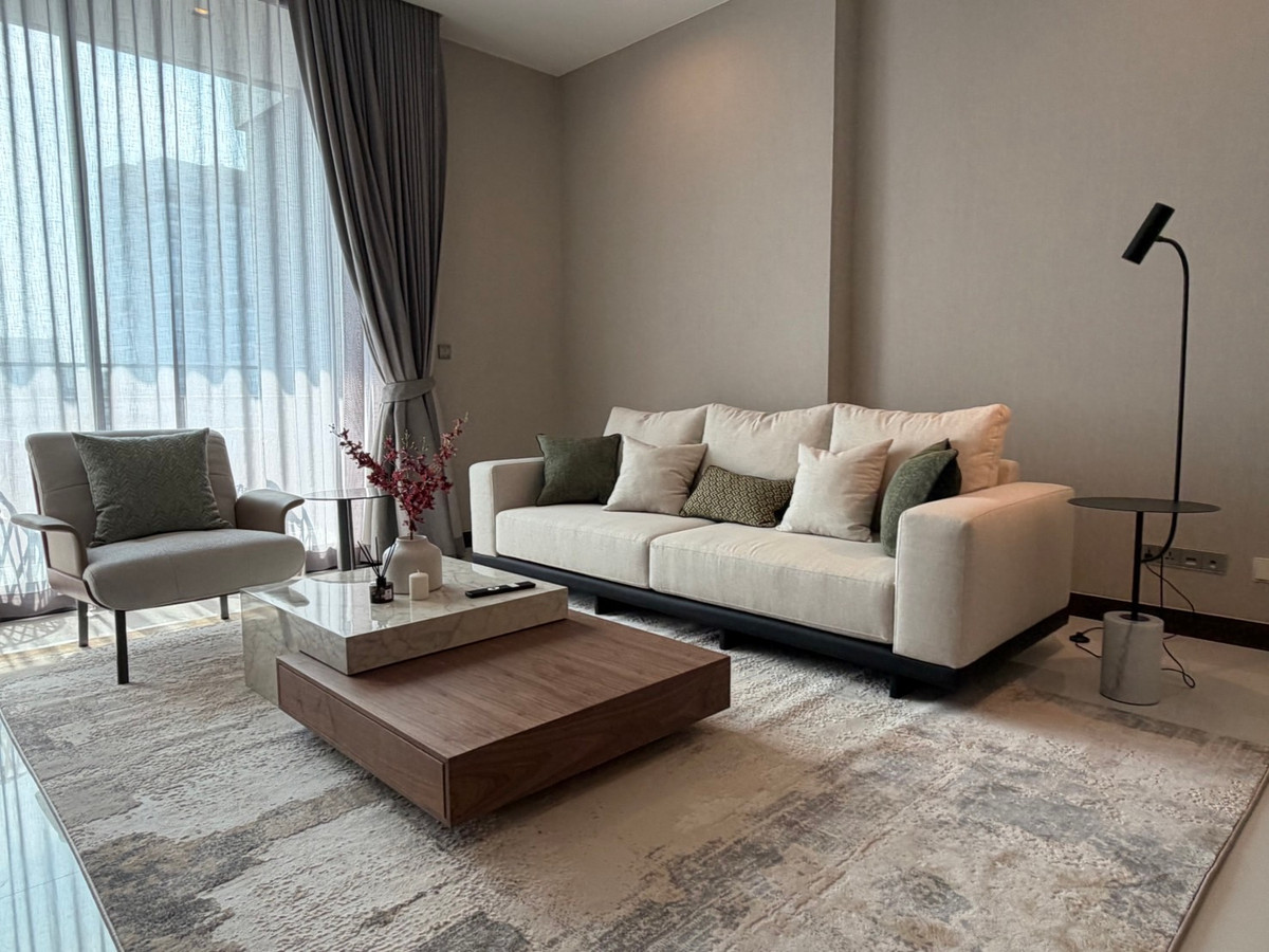 For RentCondoNana, North Nana,Sukhumvit13, Soi Nana : Q1 Sukhumvit, luxury condo, 3 bedrooms, 147.5 sq m, next to BTS Nana, new room.