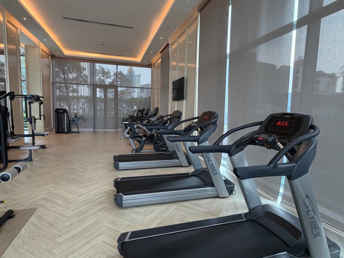 For RentCondoNana, North Nana,Sukhumvit13, Soi Nana : Q1 Sukhumvit, luxury condo, 3 bedrooms, 147.5 sq m, next to BTS Nana, new room.