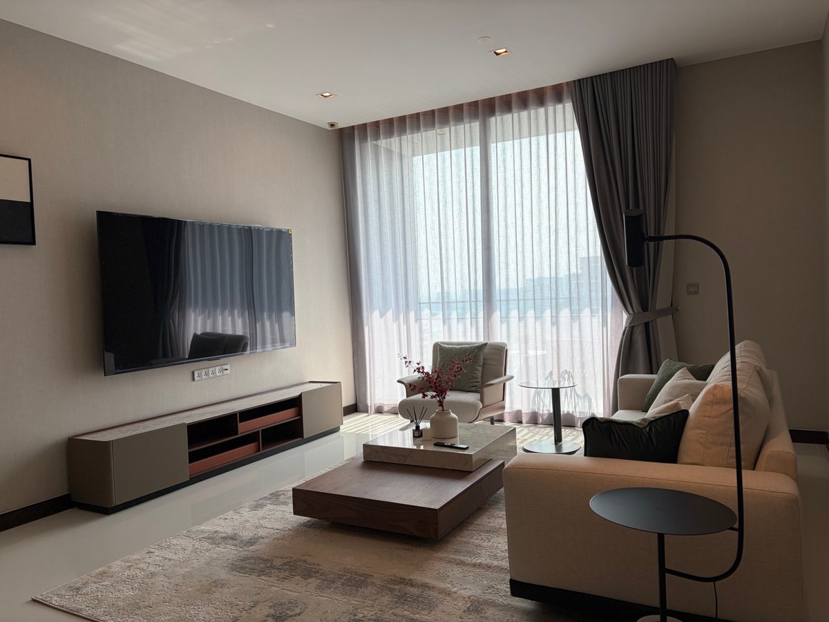 For RentCondoNana, North Nana,Sukhumvit13, Soi Nana : Q1 Sukhumvit, luxury condo, 3 bedrooms, 147.5 sq m, next to BTS Nana, new room.