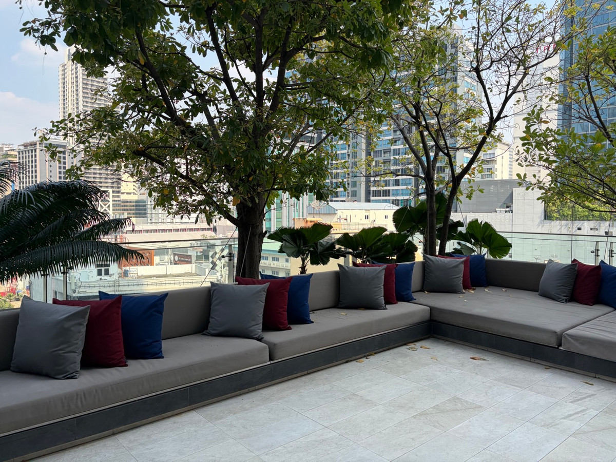 For RentCondoNana, North Nana,Sukhumvit13, Soi Nana : Q1 Sukhumvit, luxury condo, 3 bedrooms, 147.5 sq m, next to BTS Nana, new room.