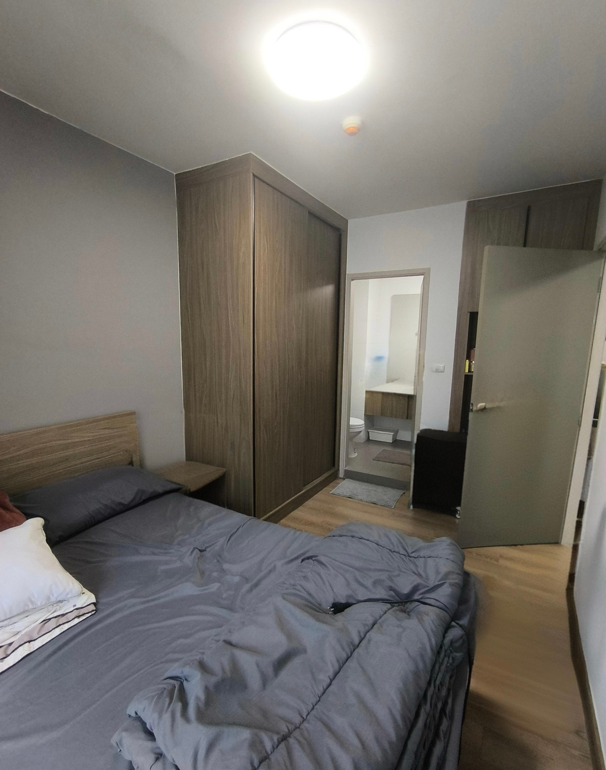 For SaleCondoLadprao, Central Ladprao : Chapter One Ladprao Soi 1 condo, good transport, near shopping center