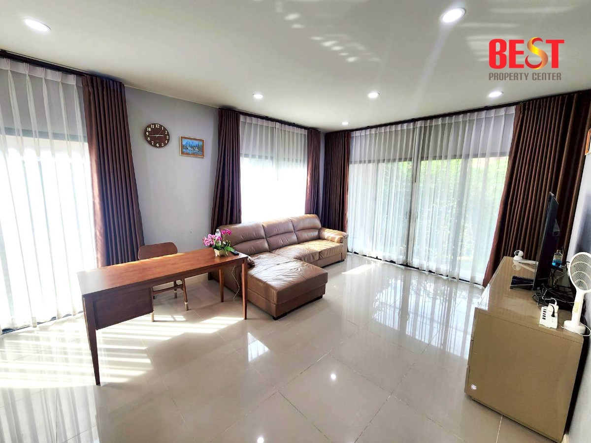 For SaleHousePathum Thani,Rangsit, Thammasat : Single House for Sale – Burasiri Rangsit–Pathum Thani Good condition | Convenient location | Selling at cost Lightly lived in — owner selling due to relocation to another province   For viewing, please contact Khun Ning at 089-226-2428