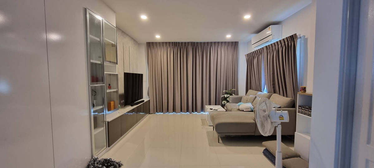 ขายบ้านพระราม 5 ราชพฤกษ์ บางกรวย : บ้านเดี่ยว เซนโทร ราชพฤกษ์ - สวนผัก 3 / 4 ห้องนอน (ขาย), Centro Ratchaphruek - Suanphak 3 / Detached House 4 Bedrooms (FOR SALE) AOM029