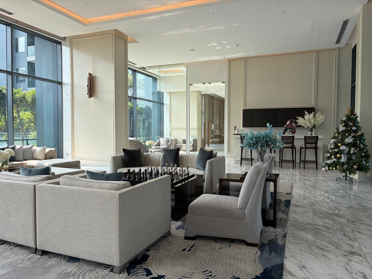 For RentCondoNana, North Nana,Sukhumvit13, Soi Nana : Q1 Sukhumvit, luxury condo, 3 bedrooms, 147.5 sq m, next to BTS Nana, new room.