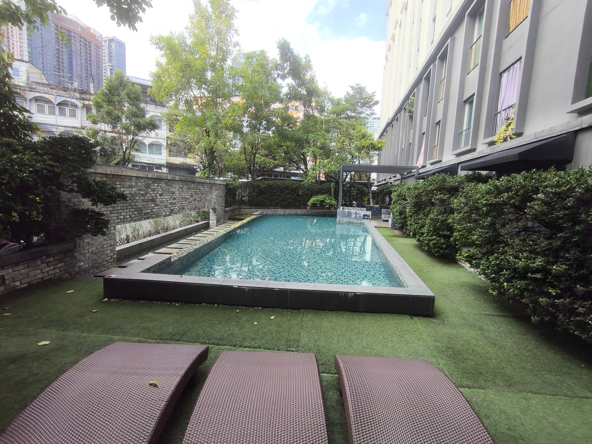 For SaleCondoLadprao, Central Ladprao : Chapter One Ladprao Soi 1 condo, good transport, near shopping center