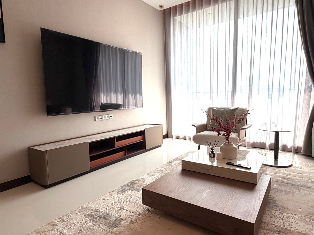 For RentCondoNana, North Nana,Sukhumvit13, Soi Nana : Q1 Sukhumvit, luxury condo, 3 bedrooms, 147.5 sq m, next to BTS Nana, new room.