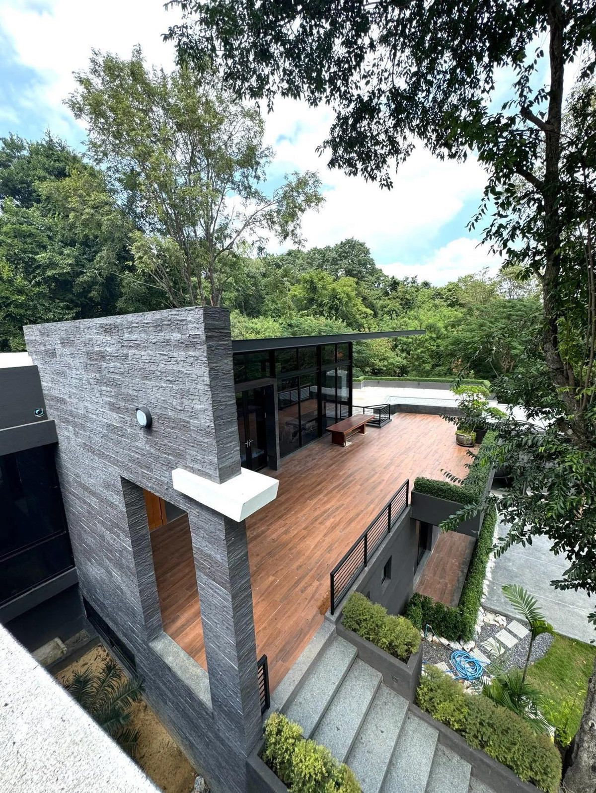 ขายบ้านปากช่อง เขาใหญ่ : 🍃ขาย Private Pool Villa ที่เขาใหญ่ พื้นที่ขนาดใหญ่ 338 ตรว. 6ห้องนอน เฟอร์นิเจอร์built-in  พร้อมสระว่ายน้ำส่วนตัว บรรยากาศร่มรื่นเงียบสงบ 