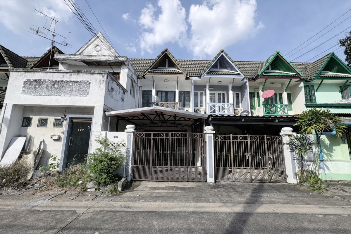 ขายทาวน์โฮมรัตนาธิเบศร์ สนามบินน้ำ พระนั่งเกล้า : ขายทาวเฮ้าส์ 2 ชั้น หมู่บ้าน ดิ เอมเมอรัลด์ พาร์ค ซอยเรวดี61  ถ.ติวานนท์  ใกล้รถไฟฟ้าสายสีม่วงและสีชมพู่ 