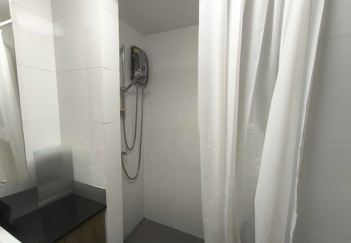 For SaleCondoLadprao, Central Ladprao : Chapter One Ladprao Soi 1 condo, good transport, near shopping center