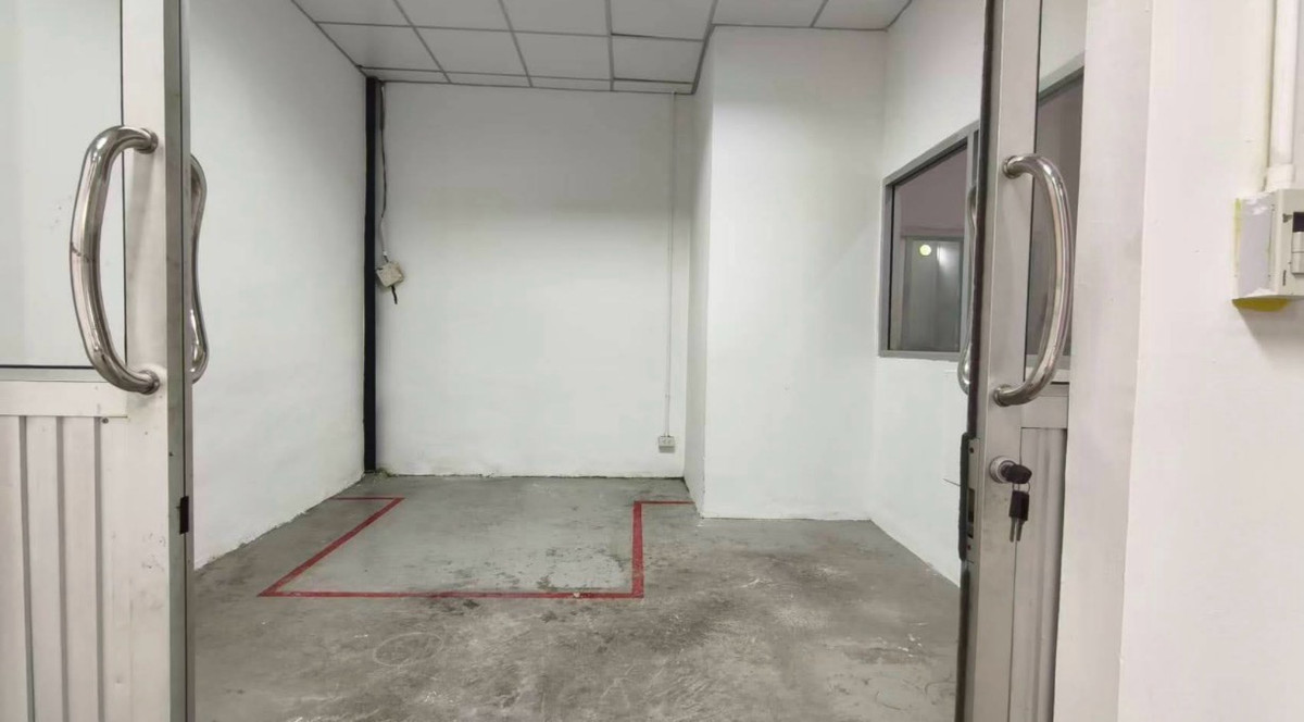 ให้เช่าโกดังลาดกระบัง สุวรรณภูมิ : ให้เช่าโกดัง ซอยลาดกระบัง42 ซอยในสุด เป็นส่วนตัว ที่จอดรถเยอะ