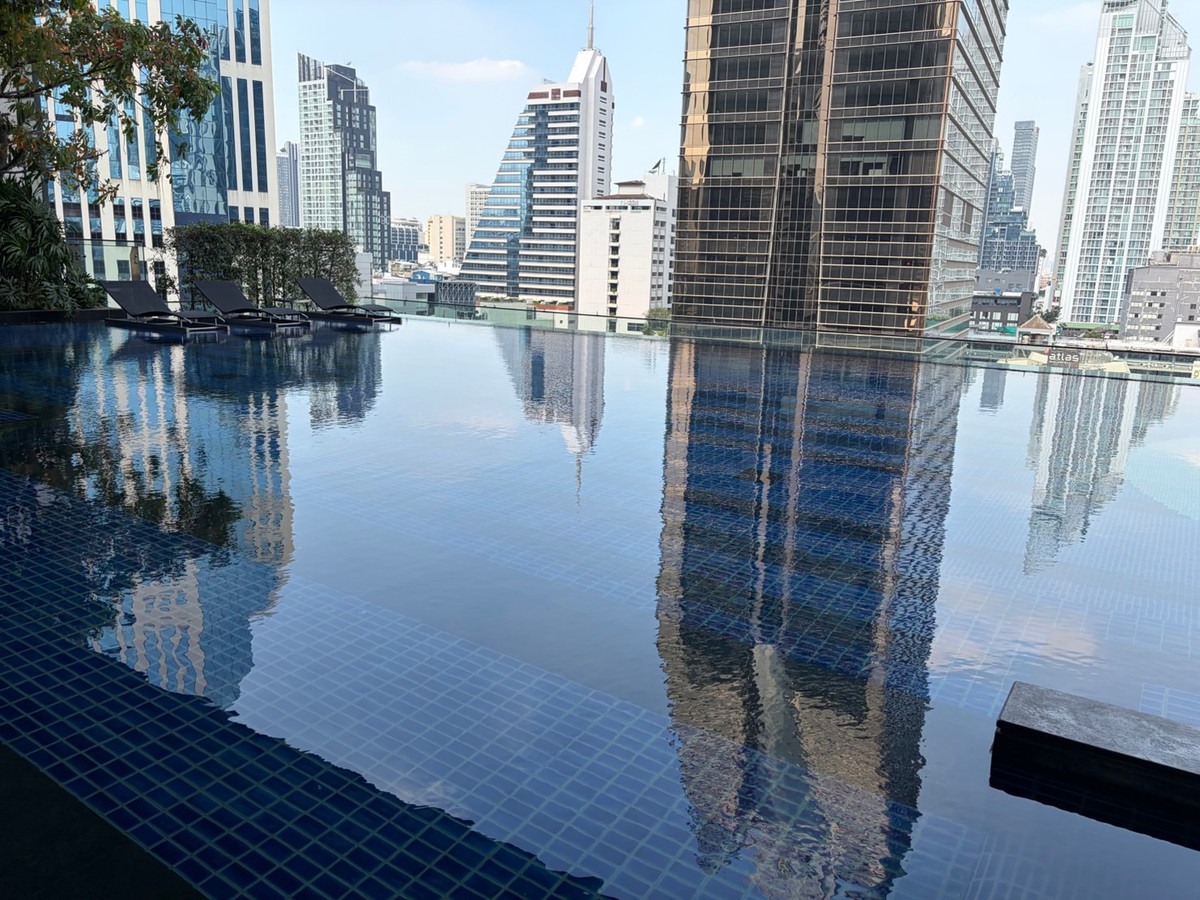 For RentCondoNana, North Nana,Sukhumvit13, Soi Nana : Q1 Sukhumvit, luxury condo, 3 bedrooms, 147.5 sq m, next to BTS Nana, new room.