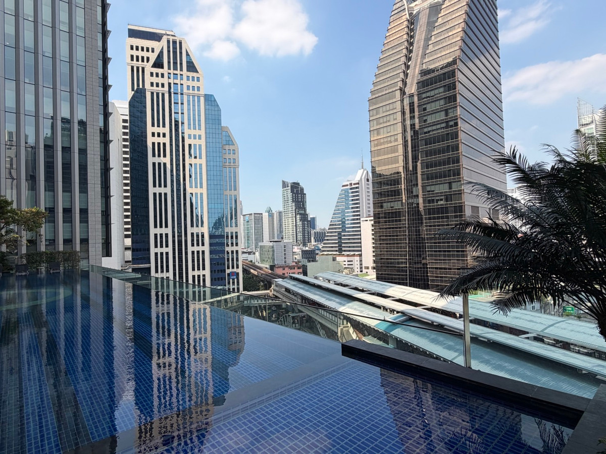 For RentCondoNana, North Nana,Sukhumvit13, Soi Nana : Q1 Sukhumvit, luxury condo, 3 bedrooms, 147.5 sq m, next to BTS Nana, new room.