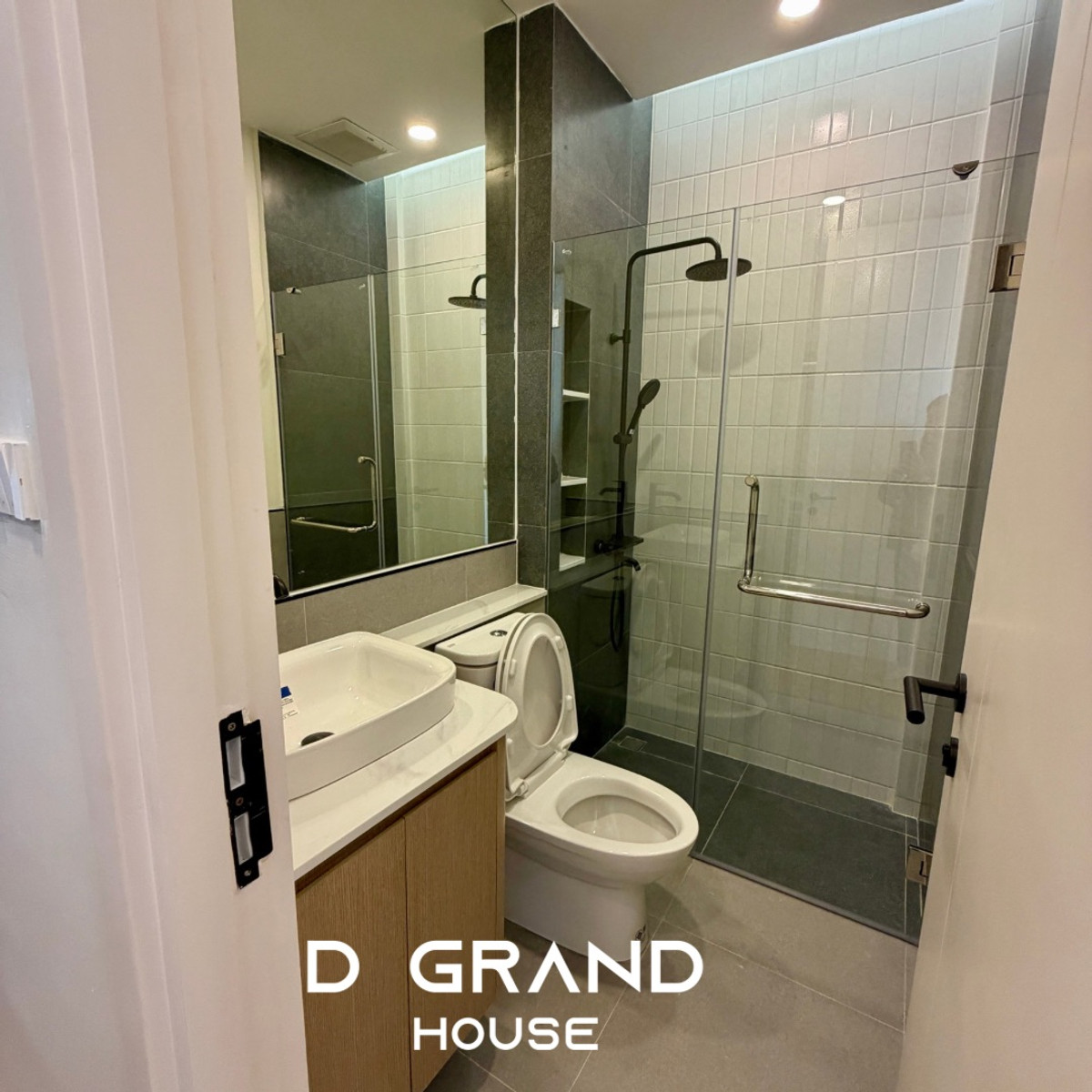 For SaleTownhomeOnnut, Udomsuk : Newly renovated townhouse, Sukhumvit 71, minimalist, warm, feels like a whole new house ✨ Real residential urban zone. and is preferred by foreigners