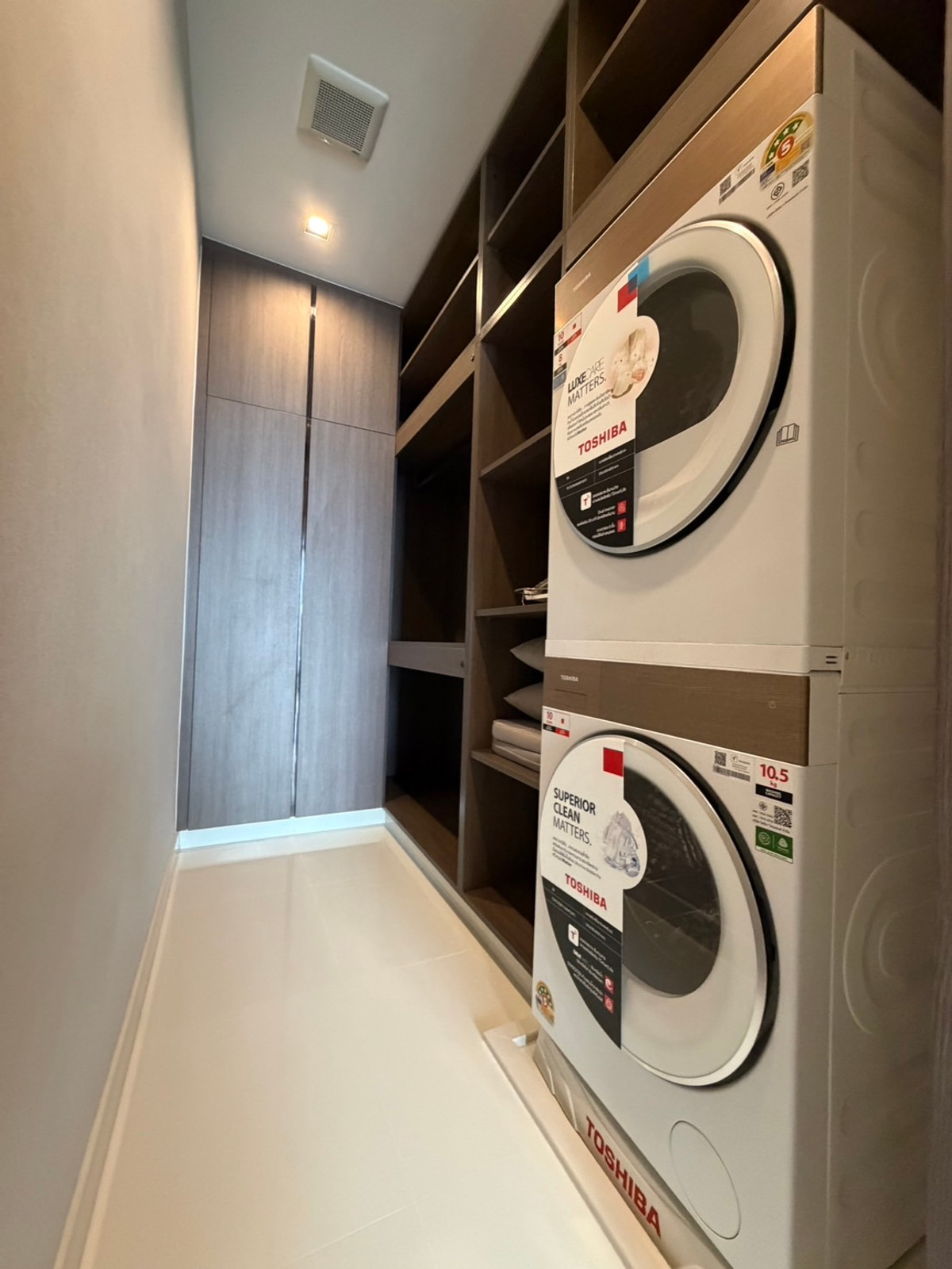 For RentCondoNana, North Nana,Sukhumvit13, Soi Nana : Q1 Sukhumvit, luxury condo, 3 bedrooms, 147.5 sq m, next to BTS Nana, new room.