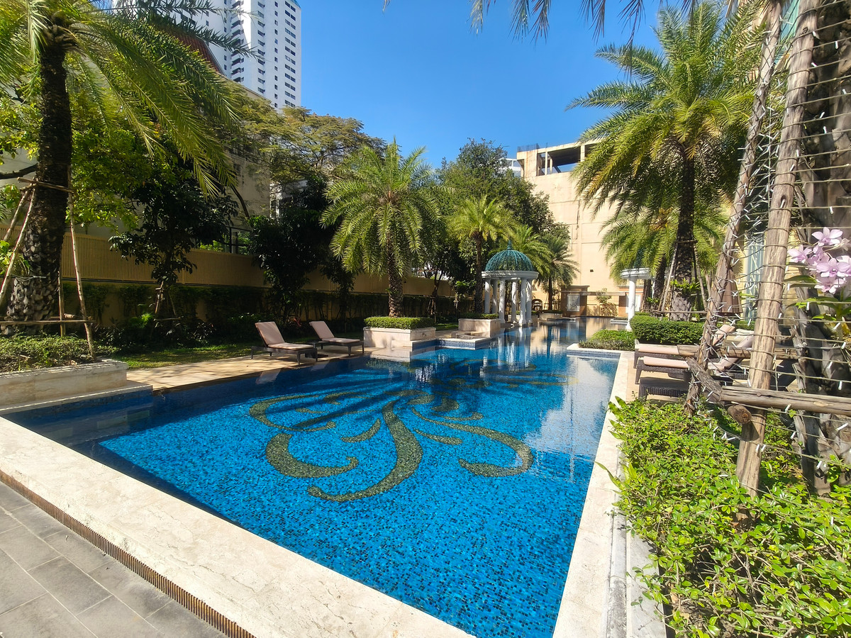 ให้เช่าคอนโดสุขุมวิท อโศก ทองหล่อ : ✨ 𝗘𝘅𝗰𝗹𝘂𝘀𝗶𝘃𝗲 𝗟𝗶𝘃𝗶𝗻𝗴 𝗮𝘁 𝗥𝗢𝗬𝗖𝗘 𝗣𝗿𝗶𝘃𝗮𝘁𝗲 𝗥𝗲𝘀𝗶𝗱𝗲𝗻𝗰𝗲𝘀 – 𝗦𝘂𝗸𝗵𝘂𝗺𝘃𝗶𝘁 𝟯𝟭