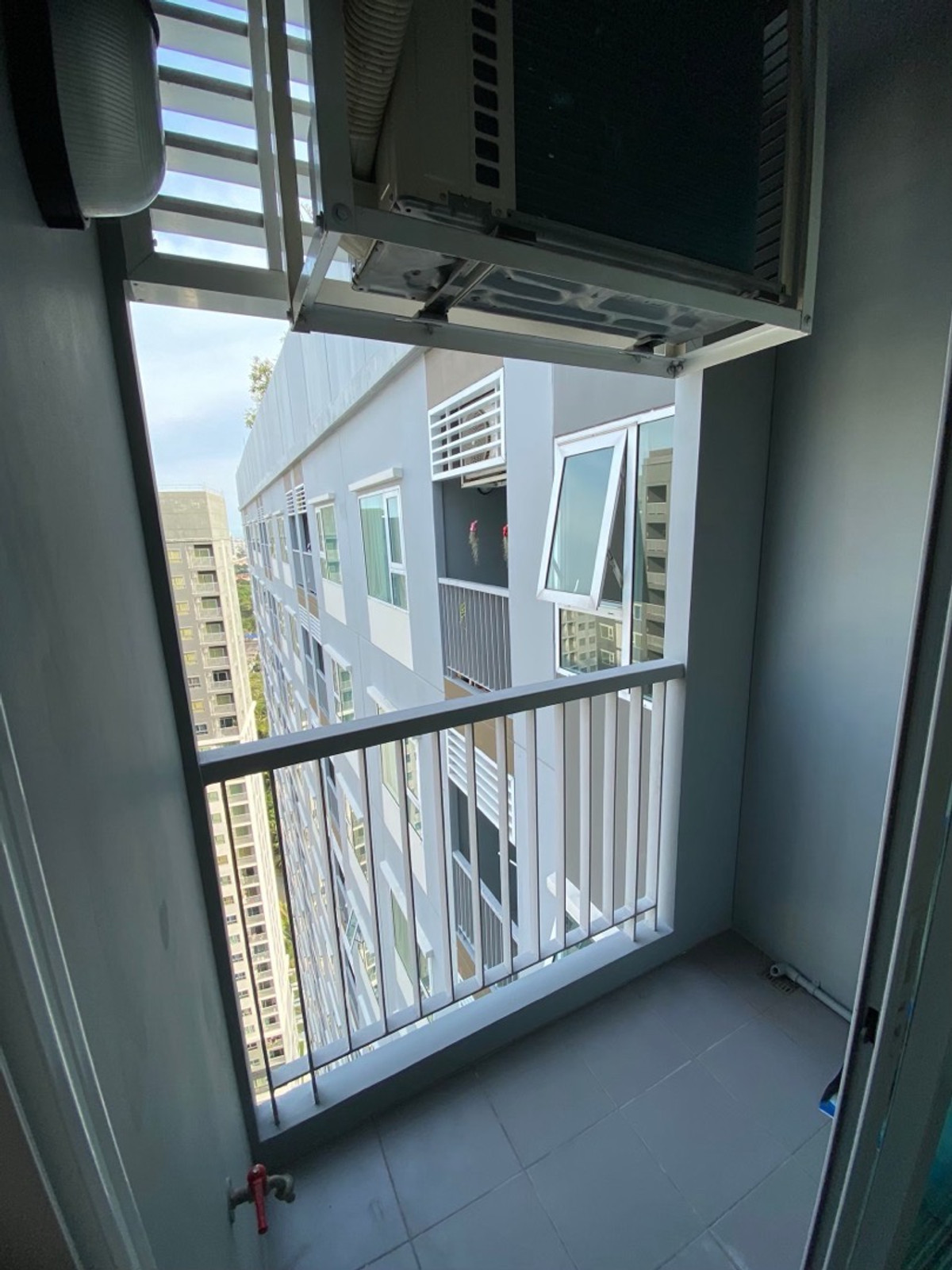 For RentCondoSamut Prakan,Samrong : For rent 📍 Aspire Erawan 📍 Fully furnished with appliances. Near BTS Erawan.