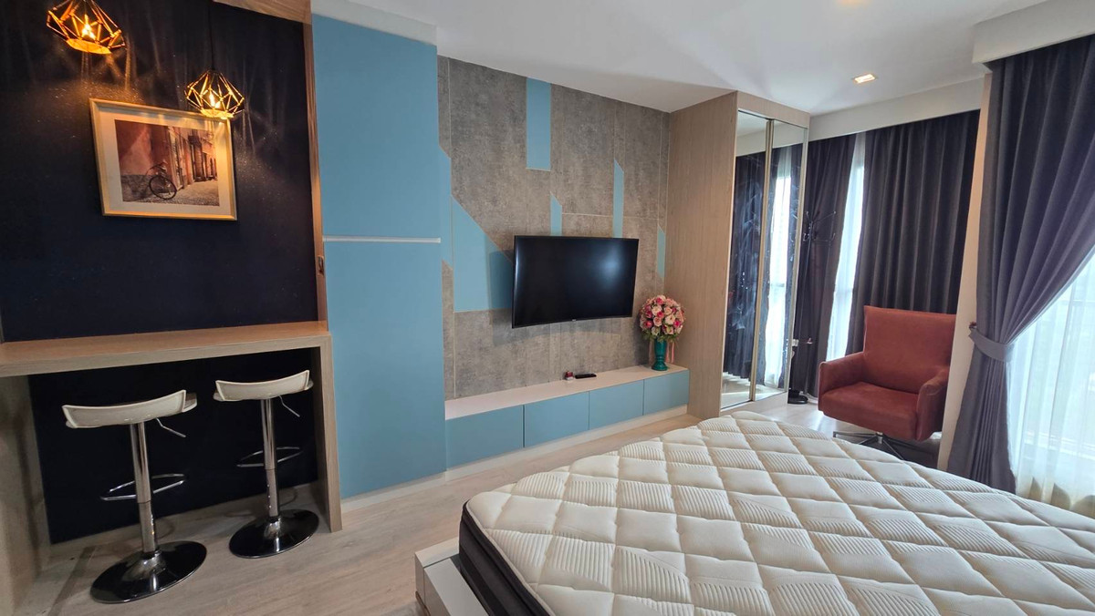 For RentCondoRatchathewi,Phayathai : For Rent ✨ Rhythm Rangnam ✨ Fully furnished with appliances, near BTS Victory Monument.