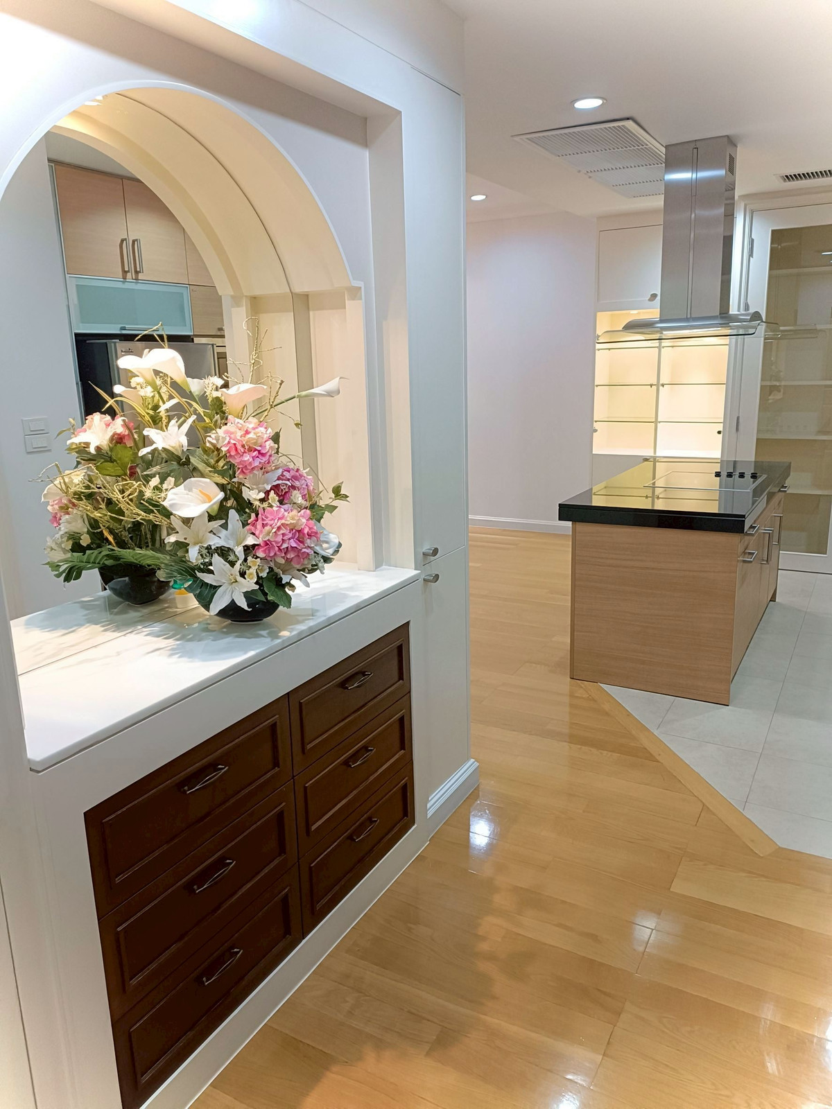 ให้เช่าคอนโดสุขุมวิท อโศก ทองหล่อ : PRIVATE HOMY LIVING STYLE - RENTAL 68,000 THB Negotiable