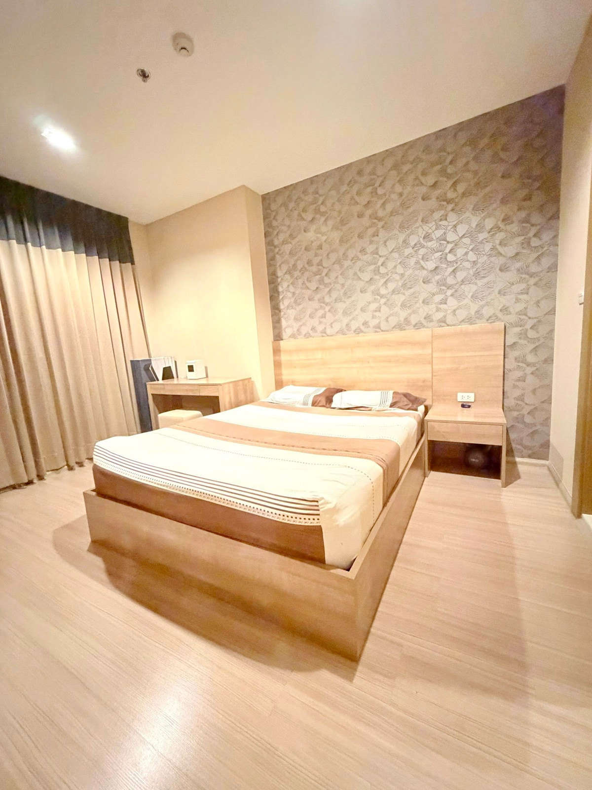 ให้เช่าคอนโดรัชดา ห้วยขวาง : 9731♛ให้เช่าคอนโด 1 ห้องนอน♙ริทึ่ม รัชดา-ห้วยขวาง♜MRTห้วยขวาง∞099-5919653,065-9423251🜲Line@sureresidence