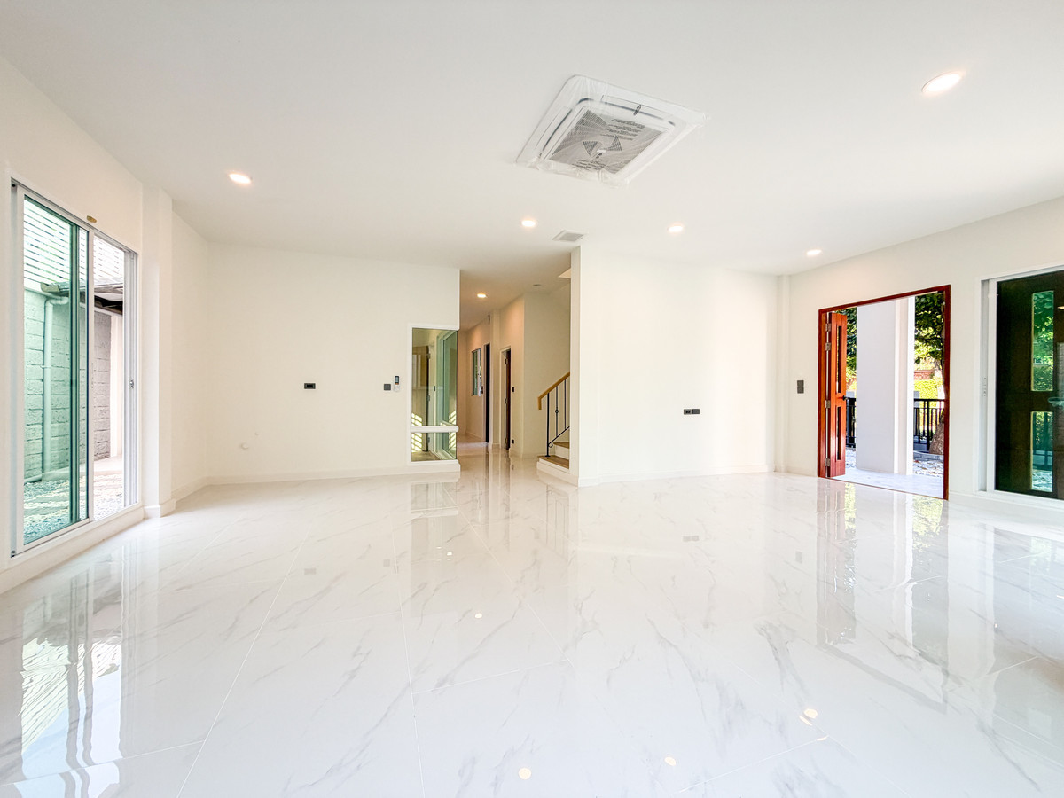 For SaleHouseRama5, Ratchapruek, Bangkruai : ✨Renovated single house for sale on Ratchaphruek Road at Bangkok Boulevard Ratchaphruek–Rama 5 4 bedrooms, 258 sq.m. Fully equipped facilities. Close to malls, hospitals, and schools.