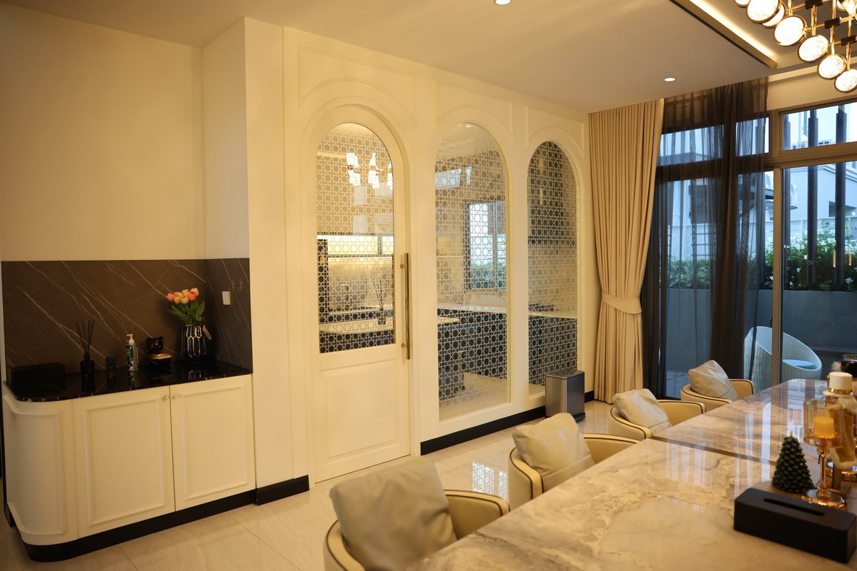 บ้านลาดกระบัง สุวรรณภูมิ : Perfect Masterpiece Sukhumvit 77 บ้านเดี่ยวหรู 5 ห้องนอน พร้อมฟังก์ชันครบ Please call: 062-496-6454