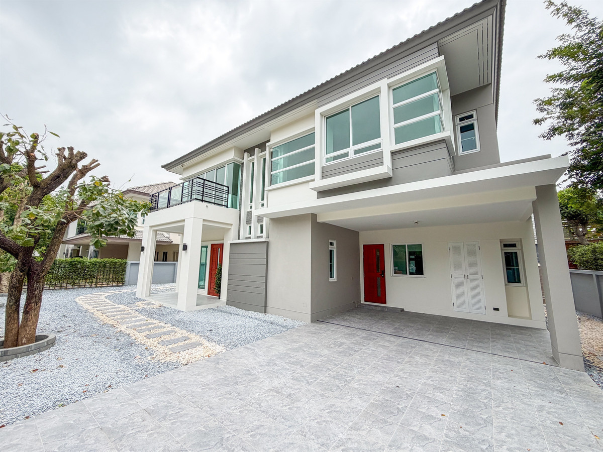 For SaleHouseRama5, Ratchapruek, Bangkruai : ✨Renovated single house for sale on Ratchaphruek Road at Bangkok Boulevard Ratchaphruek–Rama 5 4 bedrooms, 258 sq.m. Fully equipped facilities. Close to malls, hospitals, and schools.