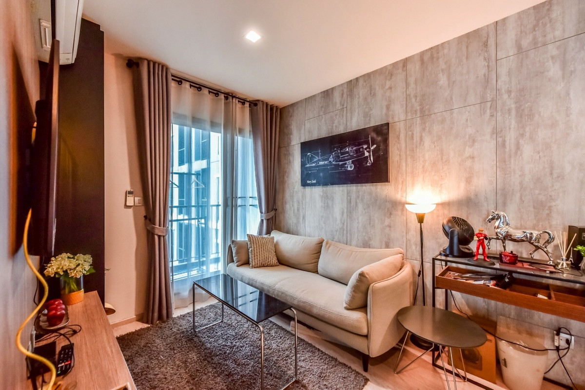 For RentCondoRatchathewi,Phayathai : For Rent ✨ Rhythm Rangnam ✨ 2 Bedrooms, 2 Bathrooms, Fully Furnished and Equipped, Near BTS Victory Monument.