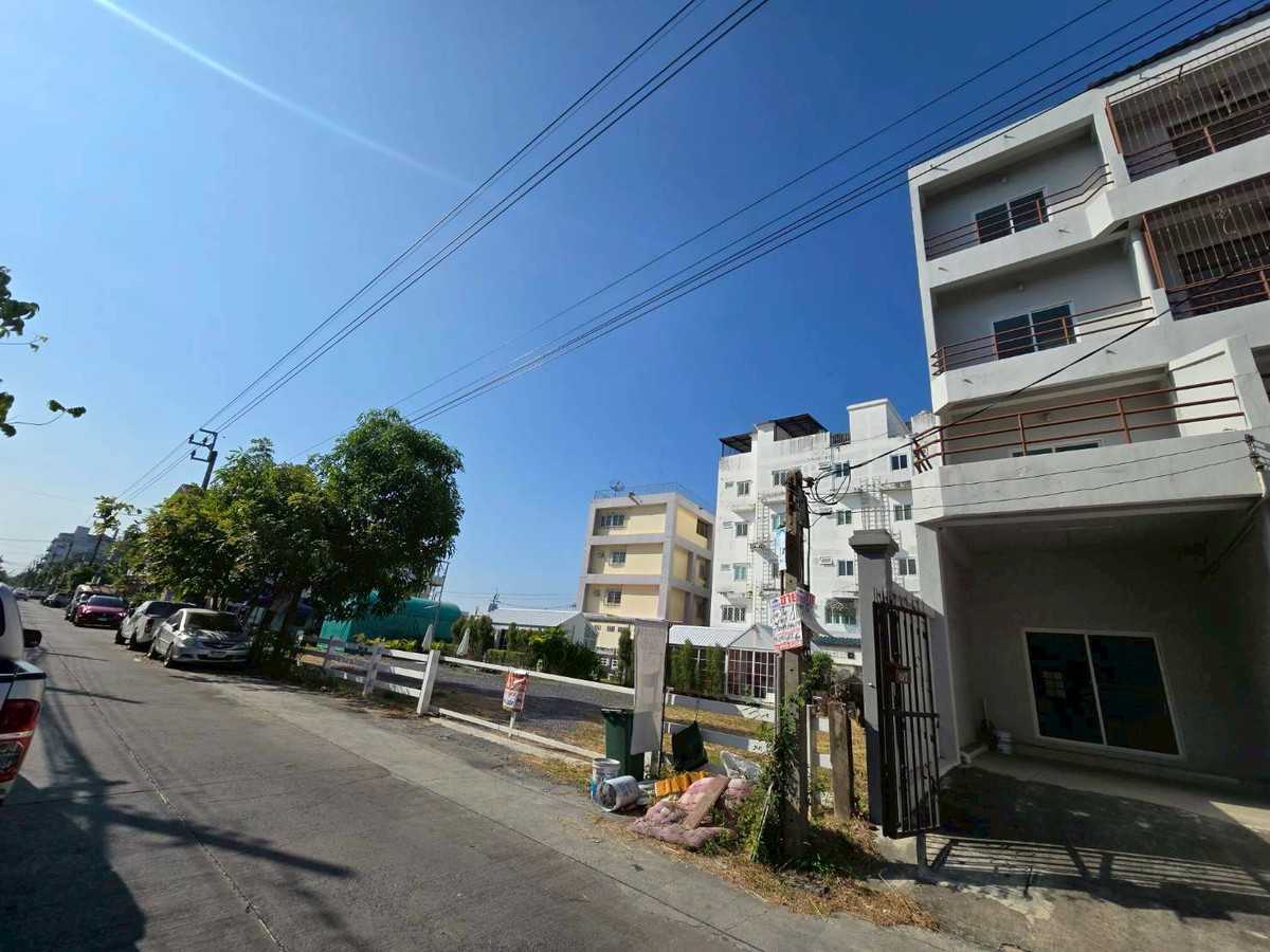 ขายทาวน์โฮมมีนบุรี-ร่มเกล้า : ขายทาวน์โฮม 4 ชั้น รีโนเวทใหม่ ใกล้รถไฟฟ้า สายสีชมพู มีนบุรี (N.1966)