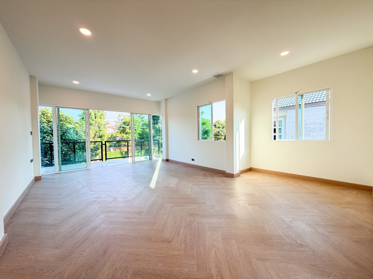 For SaleHouseRama5, Ratchapruek, Bangkruai : ✨Renovated single house for sale on Ratchaphruek Road at Bangkok Boulevard Ratchaphruek–Rama 5 4 bedrooms, 258 sq.m. Fully equipped facilities. Close to malls, hospitals, and schools.