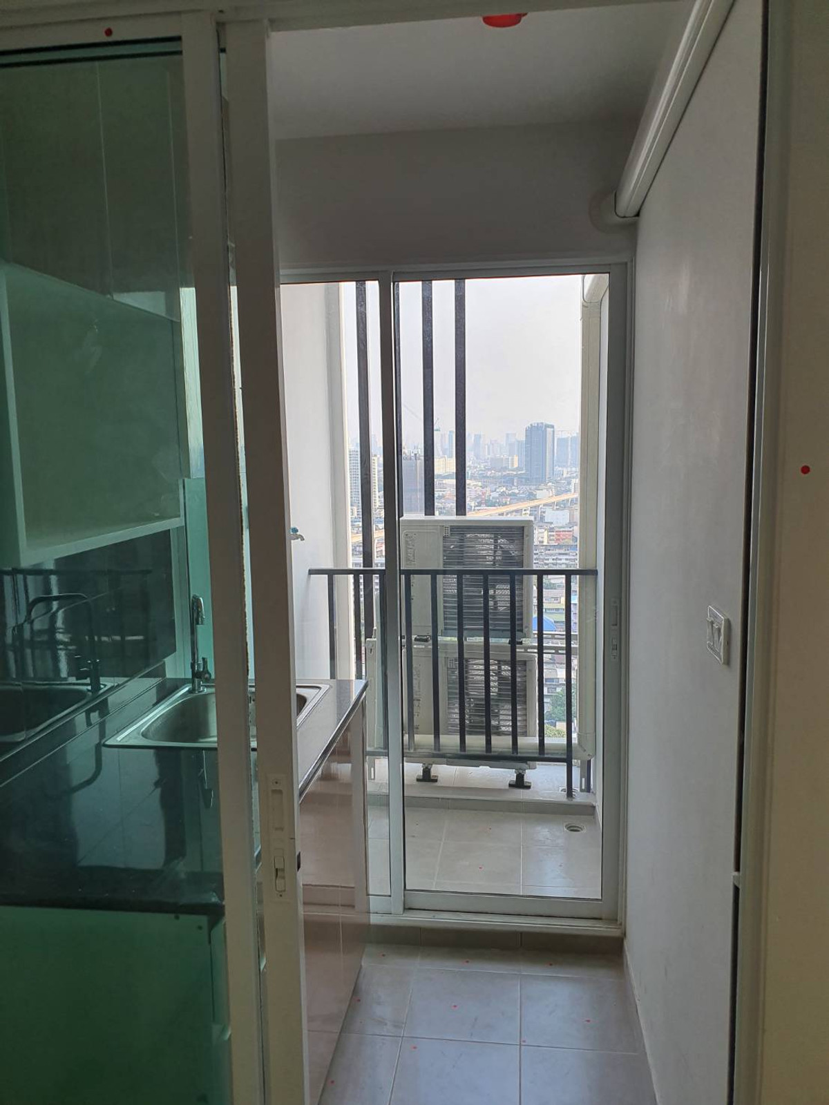 ขายคอนโดบางซื่อ วงศ์สว่าง เตาปูน : ขายคอนโดรีเจ้นท์บางซ่อน เฟส 28 ตึก A ชั้น 25 วิวโล่ง ทิศใต้  ราคาขาย 1.50 ล้านบาท