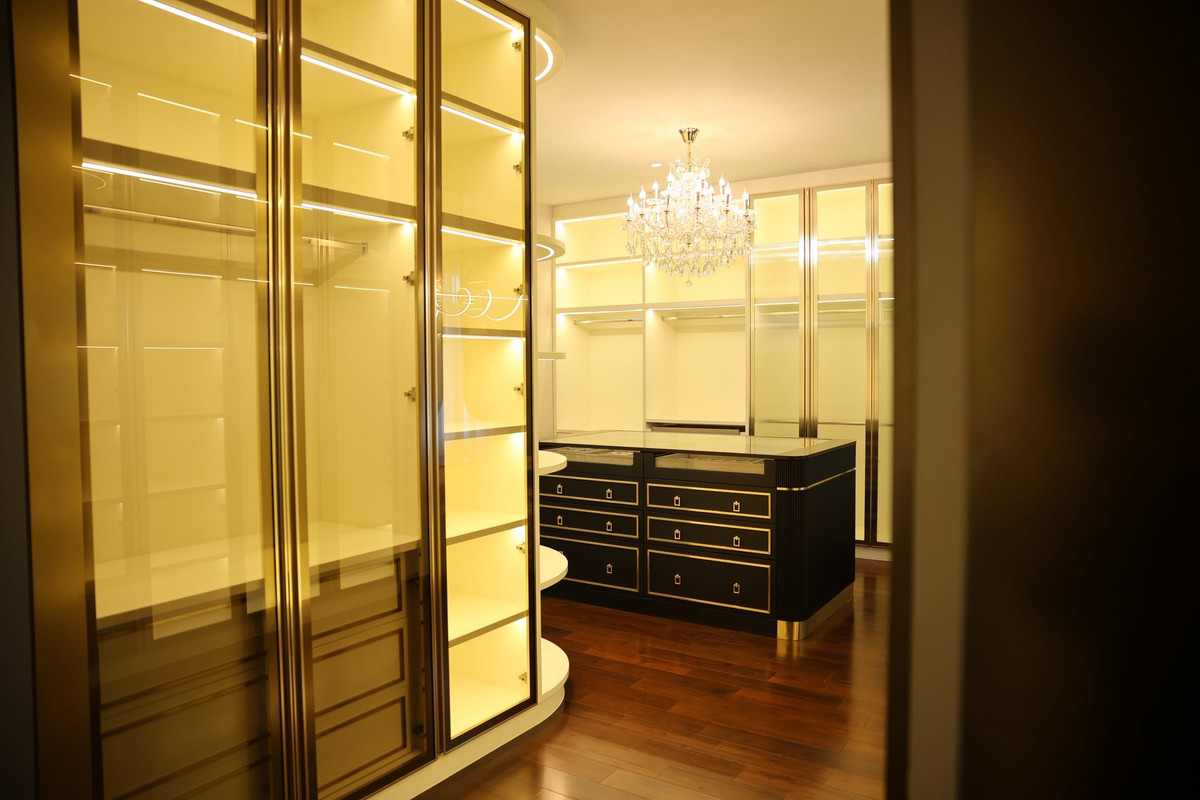 บ้านลาดกระบัง สุวรรณภูมิ : Perfect Masterpiece Sukhumvit 77 บ้านเดี่ยวหรู 5 ห้องนอน พร้อมฟังก์ชันครบ Please call: 062-496-6454