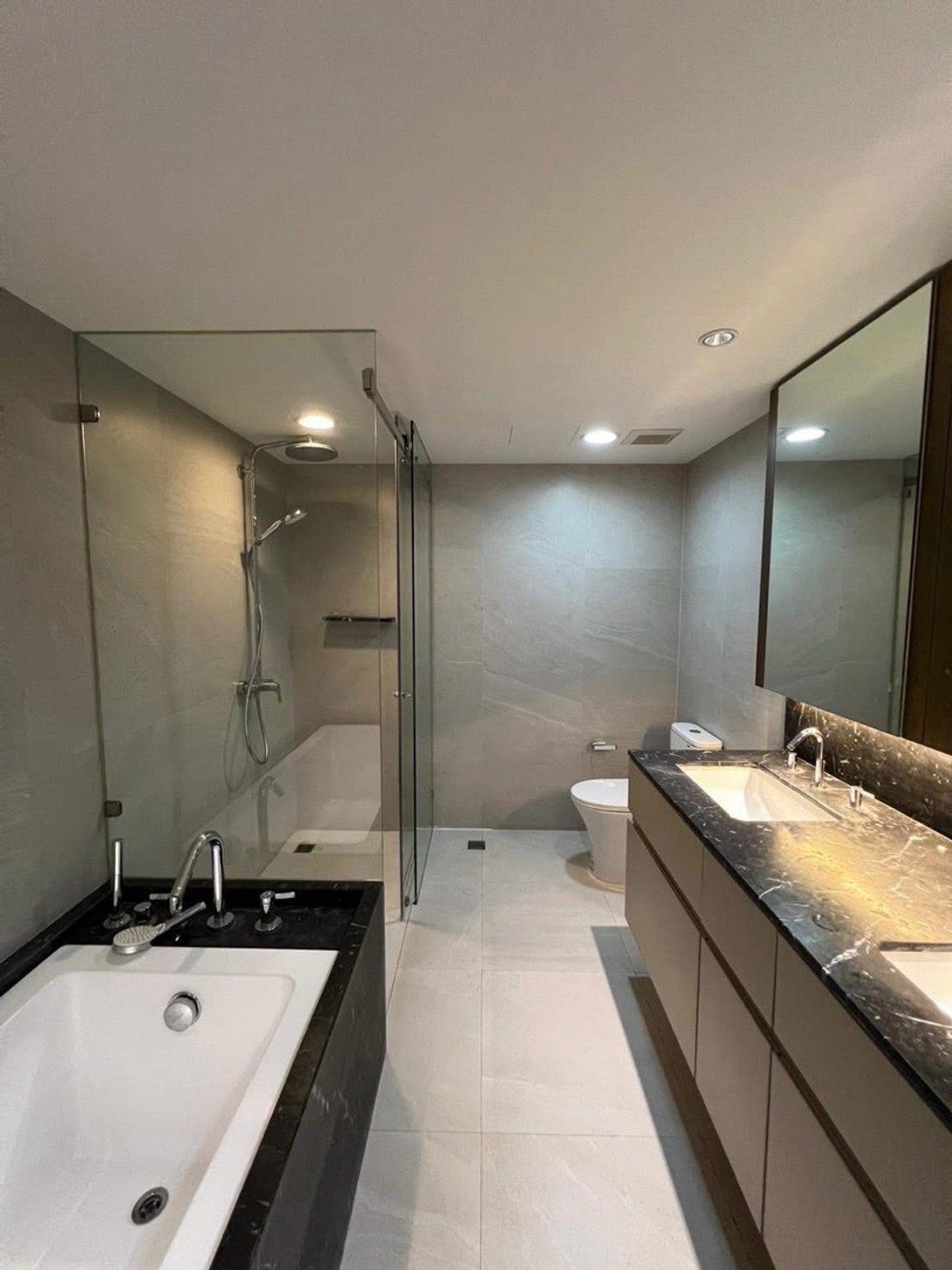 CondoSathorn, Narathiwat : Sathorn Park Place Large 4-Bedroom Condo for Sale or Rent Near BTS in Sathorn CBD